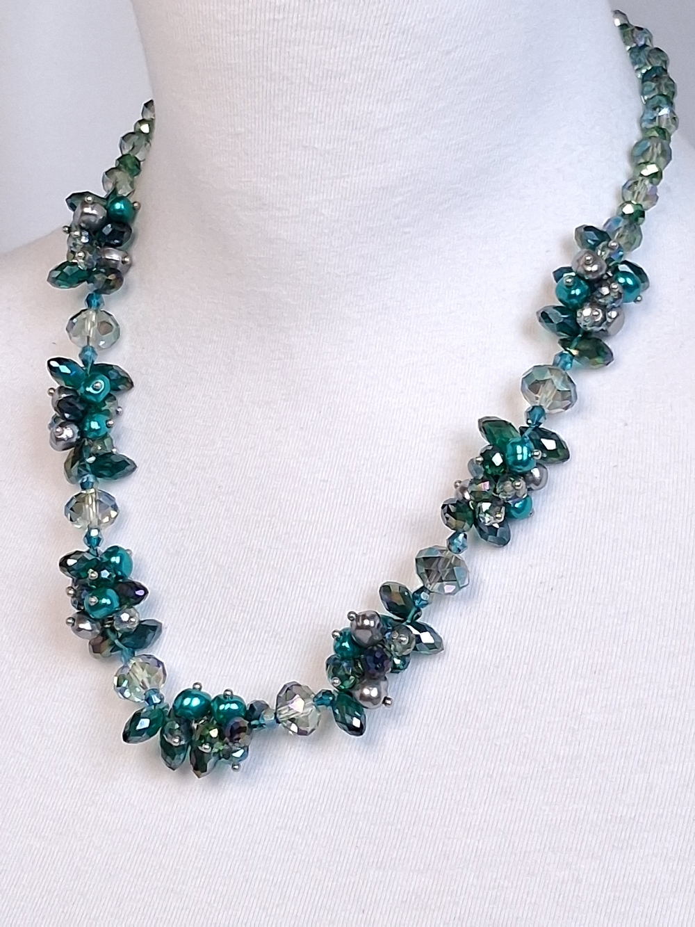 Vintage | Necklace | Iridescent Ocean Green Cluster